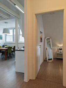 Dapur atau dapur kecil di Stylische DG-Wohnung, Kinder willkommen