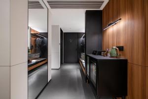 Kjøkken eller kjøkkenkrok på Intercity Hotel Hangzhou West Lake Wulin Plaza
