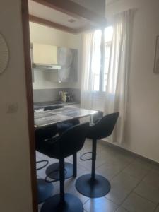 Kuchyňa alebo kuchynka v ubytovaní Appartement quartier la Timone