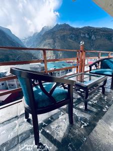 Pemandangan gunung umum atau pemandangan gunung yang diambil dari hotel