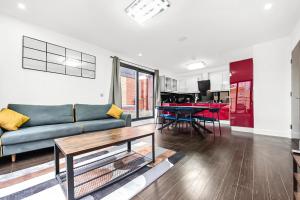 Χώρος καθιστικού στο Large 2 Bed with Massive Balcony in Canary Wharf