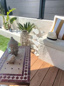 Część wypoczynkowa w obiekcie Jolie villa Lalou Côte d'Azur trois chambres