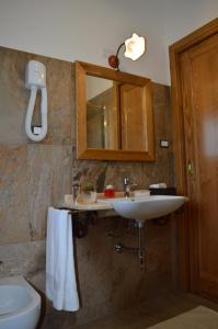 Koupelna v ubytování Agriturismo S'Orgiola