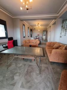 Χώρος καθιστικού στο 280 Chios Maisonette