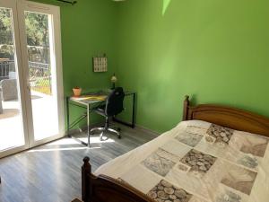 Ένα ή περισσότερα κρεβάτια σε δωμάτιο στο Private house, 3 bdr, heated pool & pool house +14 φωτογραφίες
