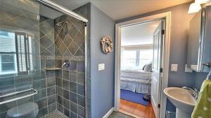 Ένα μπάνιο στο Dog Friendly, 3 Bedroom Oceanfront, Panoramic Ocean Views, Ship Bottom +28 φωτογραφίες