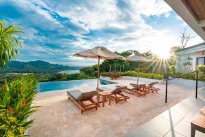 Příroda nedaleko vily + 21 fotografií