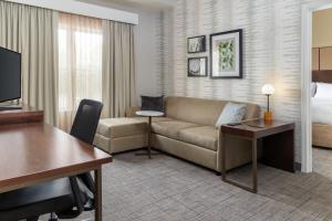 Sjónvarps- og/eða afþreyingartæki á Residence Inn by Marriott Columbus Polaris