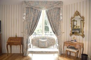 Gallery image of Château de Vault de Lugny in Vault-de-Lugny