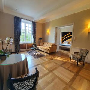 Gallery image of Château de Vault de Lugny in Vault-de-Lugny