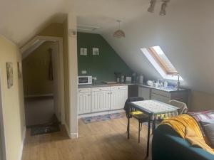 Kuchyň nebo kuchyňský kout v ubytování Private apartment Postcode P12 TR59 + 1 fotografie