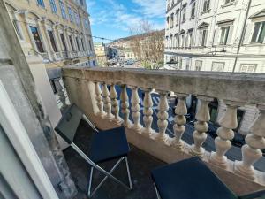 Μπαλκόνι ή βεράντα στο Jonathan Luxury Apartment Trieste Station