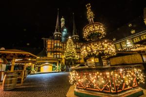 Fotografie z fotogalerie ubytování Harzträume 2 - Apartment für Familien & Freunde, 2 Schlafzimmer, Altstadtnah, Brockenbahnblick & Parkplatz v destinaci Wernigerode