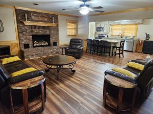 Η κουζίνα ή μικρή κουζίνα στο Happy's House