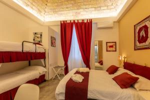 Кровать или кровати в номере Urban Beach Sirena