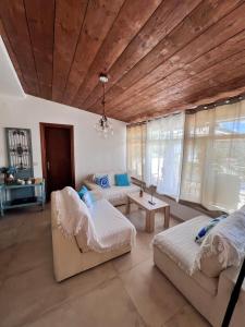 A seating area at Harmony Family house