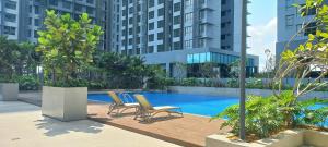 Bazén v ubytování Meta Residence by Xuites 6-8 pax, 25 mins KLIA, Free Netflix, MRT 200m nebo v jeho okolí