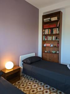 Η βιβλιοθήκη της παραθεριστικής κατοικίας +9 φωτογραφίες