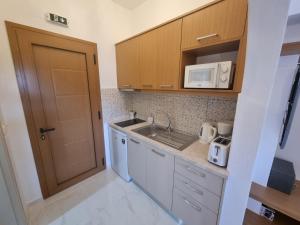 A kitchen or kitchenette at Olive Grove View Még 33 kép