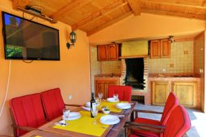 Kuchyň nebo kuchyňský kout v ubytování Villa Steffani