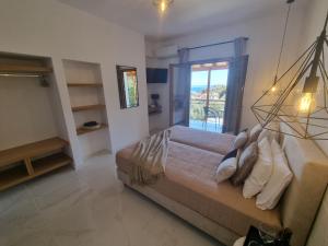 A seating area at Olive Grove View