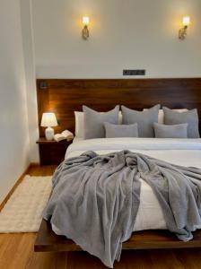 Llit o llits en una habitació de Seeming Lodge