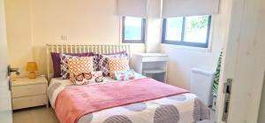 Кровать или кровати в номере AFRODITI APARTMENTs