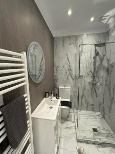 Phòng tắm tại Κωνσταντίνος