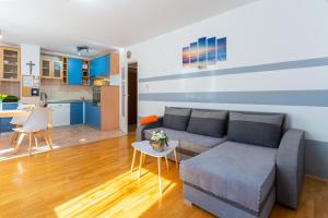 Кухня або міні-кухня у Apartment Kristian