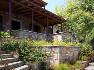 Vonkajšia záhrada v ubytovaní Alonissos Muses Villas
