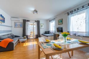 Зона вітальні в Apartment Kristian