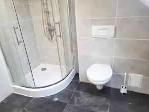 Koupelna v ubytování Live Smart in Altenburg Practical Apartments for Students and Workers