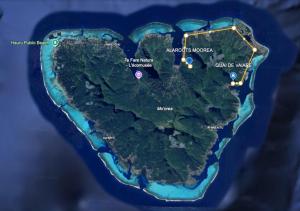 モーレア島にあるALAROOTS Maison Piscine MOOREAの使徒諸島のハート形地図