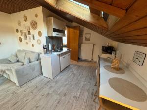 Kuchyň nebo kuchyňský kout v ubytování BOHO Apartment Skye