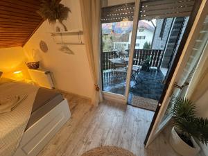 Postel nebo postele na pokoji v ubytování BOHO Apartment Skye