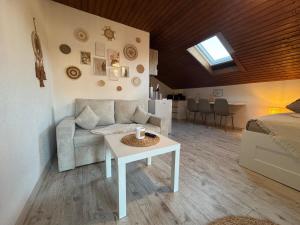 Posezení v ubytování BOHO Apartment Skye
