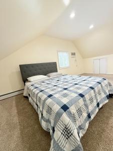 Postel nebo postele na pokoji v ubytování Villa with amazing pool & yard near NYC & Queens + 23 fotografií