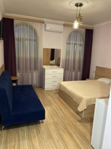 Voodi või voodid majutusasutuse DECCA Hotel toas