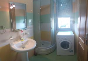 Koupelna v ubytování Tirana near city Central Zogu i Zi + 11 fotografií