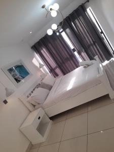 Postel nebo postele na pokoji v ubytování Luxury plus two bed room duplex embassy Gardens