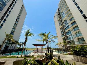 Bazén v ubytování Moderno apartamento en salinas del mar, con vista al mar nebo v jeho okolí