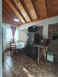 Dapur atau dapur kecil di Hostal Julia