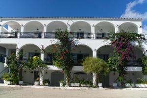 Fotografie z fotogalerie ubytování Hotel Athina v destinaci Karavomylos