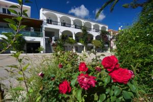 Fotografie z fotogalerie ubytování Hotel Athina v destinaci Karavomylos