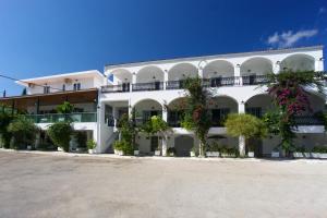 Fotografie z fotogalerie ubytování Hotel Athina v destinaci Karavomylos