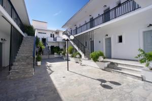 Fotografie z fotogalerie ubytování Hotel Athina v destinaci Karavomylos