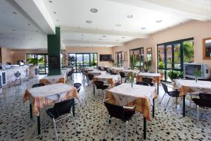 Fotografie z fotogalerie ubytování Hotel Athina v destinaci Karavomylos