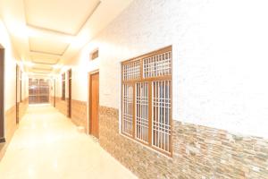 Galeriebild der Unterkunft Hotel Ramayan Premium Best Family Hotels with Free Pickup From Ayodhya Dham Railway Station in Ayodhya