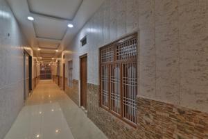 Galeriebild der Unterkunft Hotel Ramayan Premium Best Family Hotels with Free Pickup From Ayodhya Dham Railway Station in Ayodhya