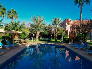 La alberca dentro o cerca de RIAD REDWAN